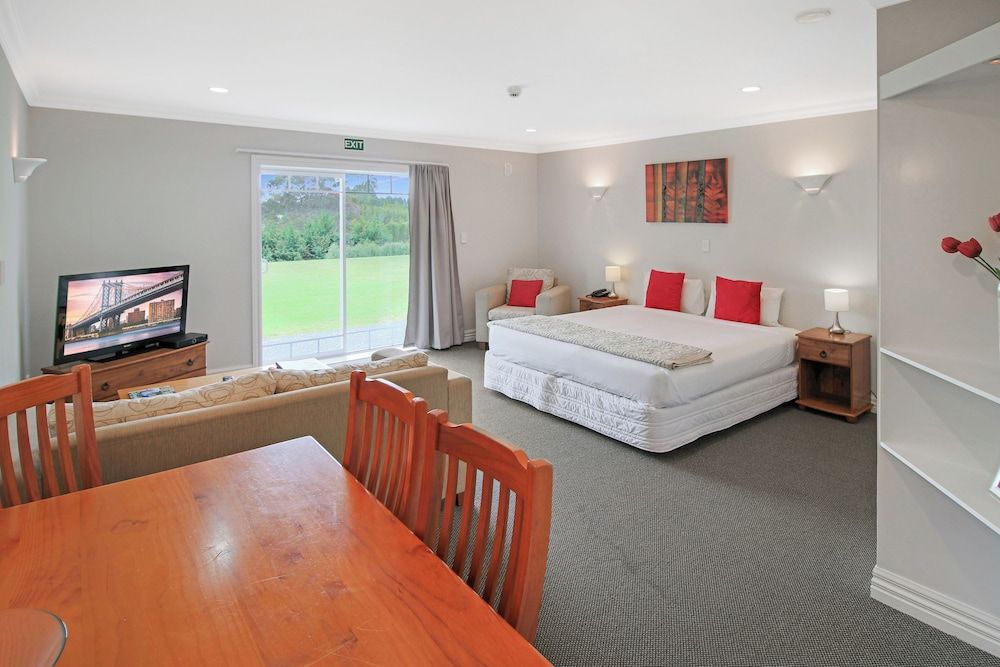 Standard Studio, Jetted Tub, Garden View