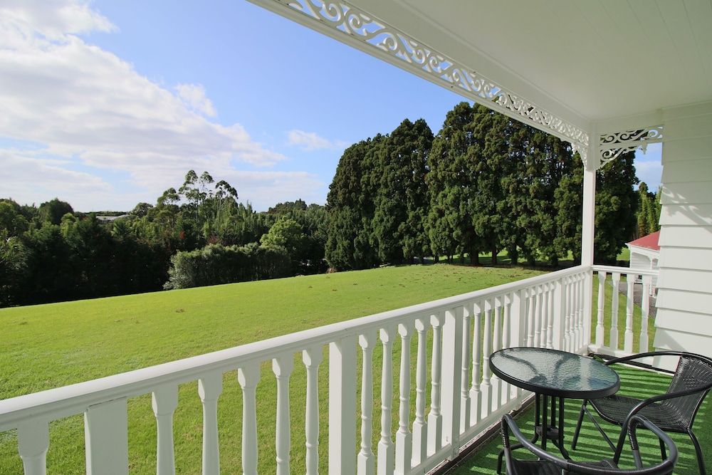 Kerikeri Park Lodge Deluxe Studio, Jetted Tub, Garden View 4