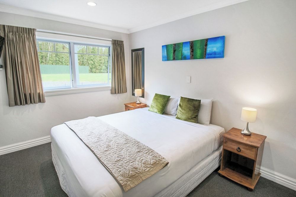 Premium Suite, 1 Bedroom, Jetted Tub, Garden View