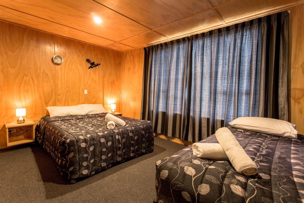 2 Bedroom Motel (5 Berth)