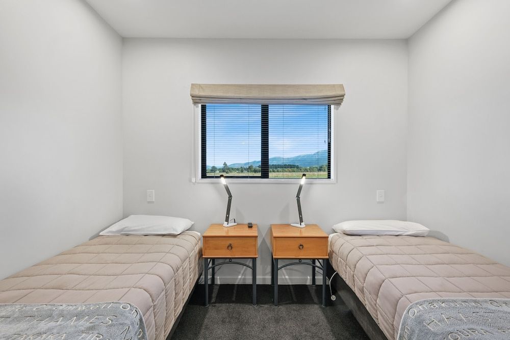 Hanmer Springs Scenic Views Motel Family Suite, 2 Bedrooms, Kitchen (King Family Apartment) 3