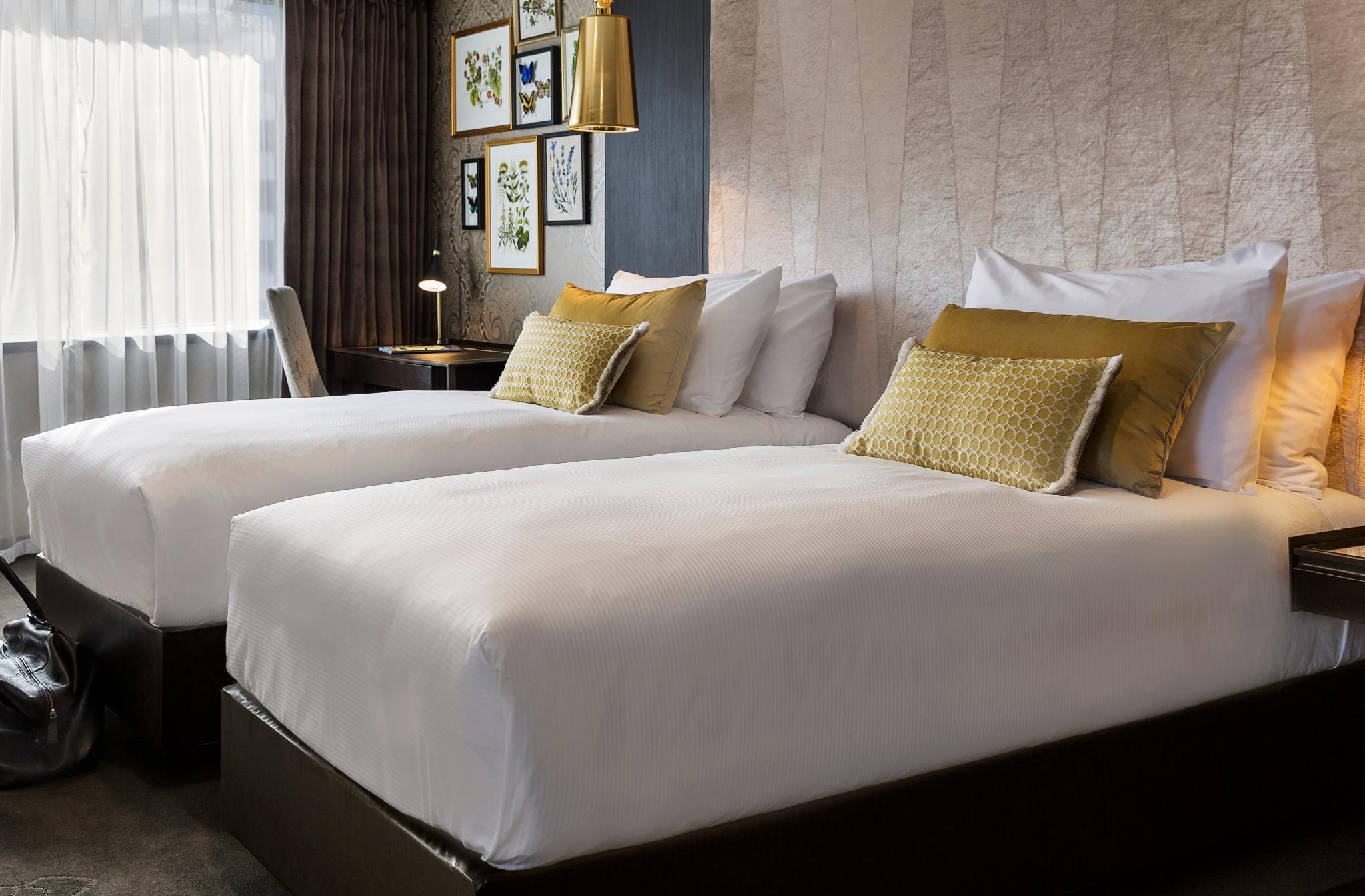 Superior 2 Single Beds