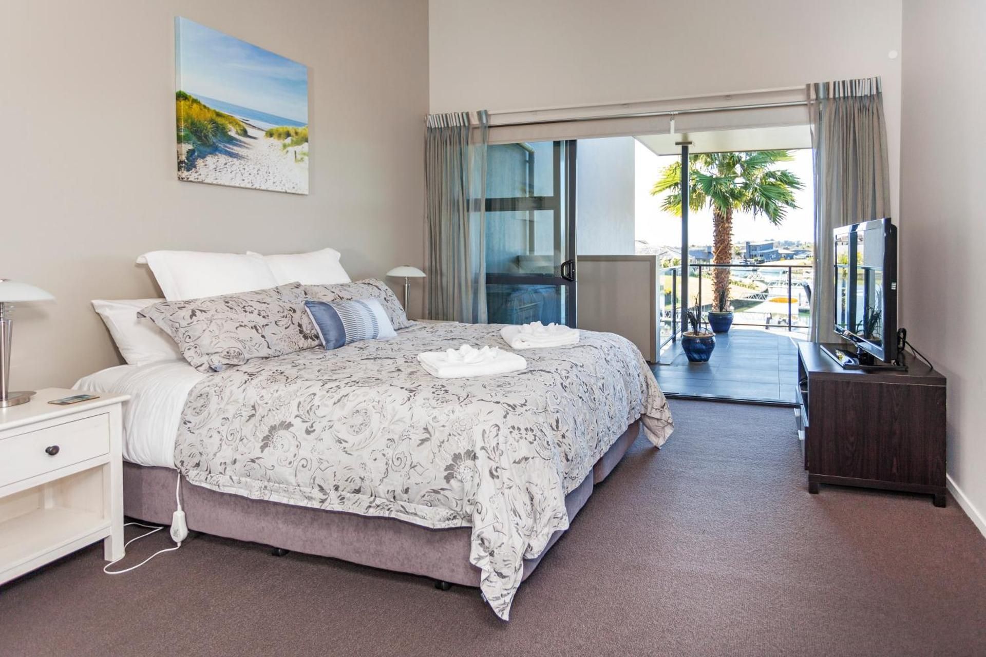Two-Bedroom King Suite (4 Adults) - Water Front