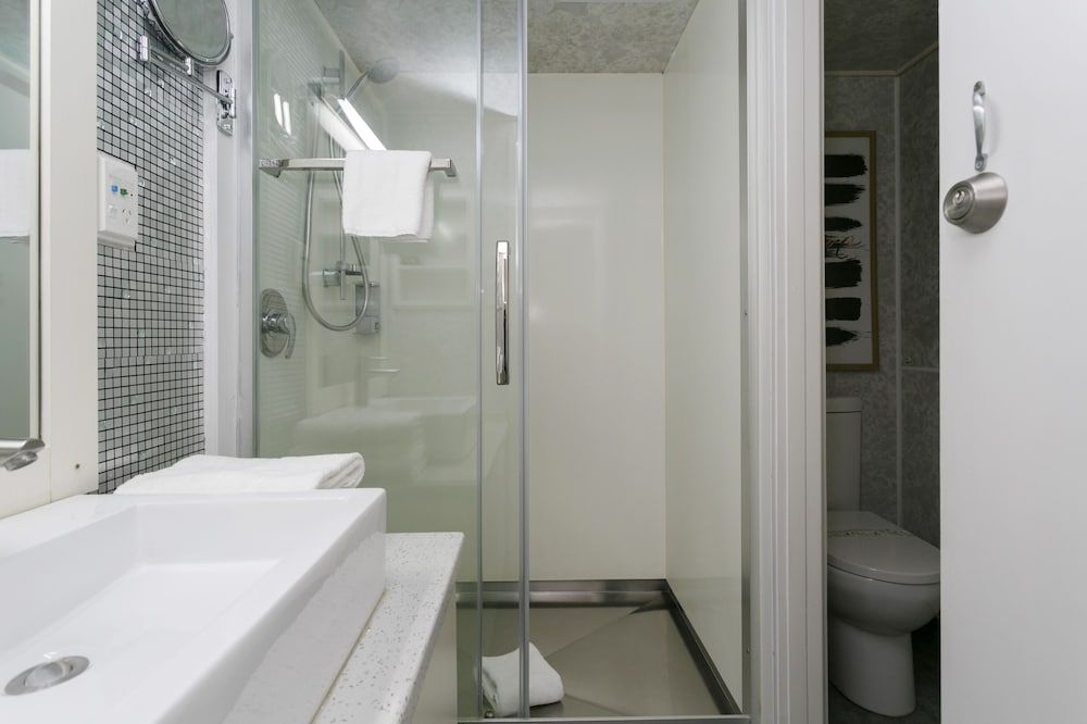 Taupo Thermal Motel & Spa - Adults Only Deluxe Studio, 1 Queen Bed, Hot Tub, Ground Floor 9