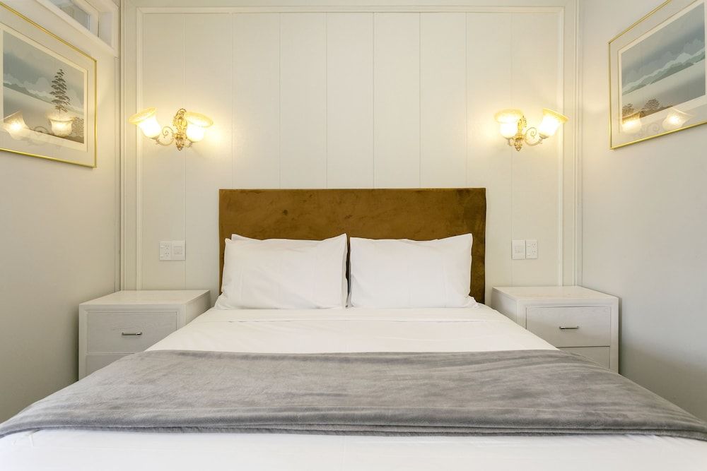 Taupo Thermal Motel & Spa - Adults Only Deluxe Studio, 1 Queen Bed, Hot Tub, Ground Floor 2