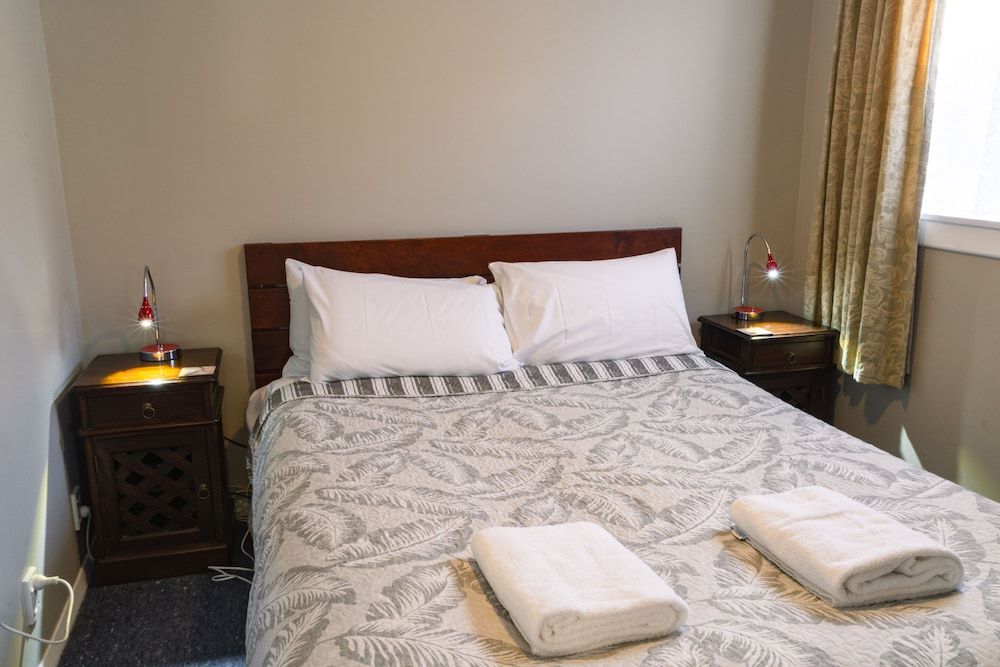 Burkes Pass Country Motel Standard Room, 2 Bedrooms 2