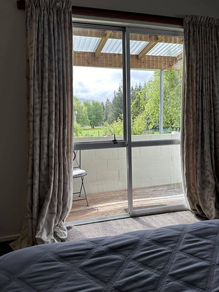 Burkes Pass Country Motel Standard Studio, 1 Queen Bed 7