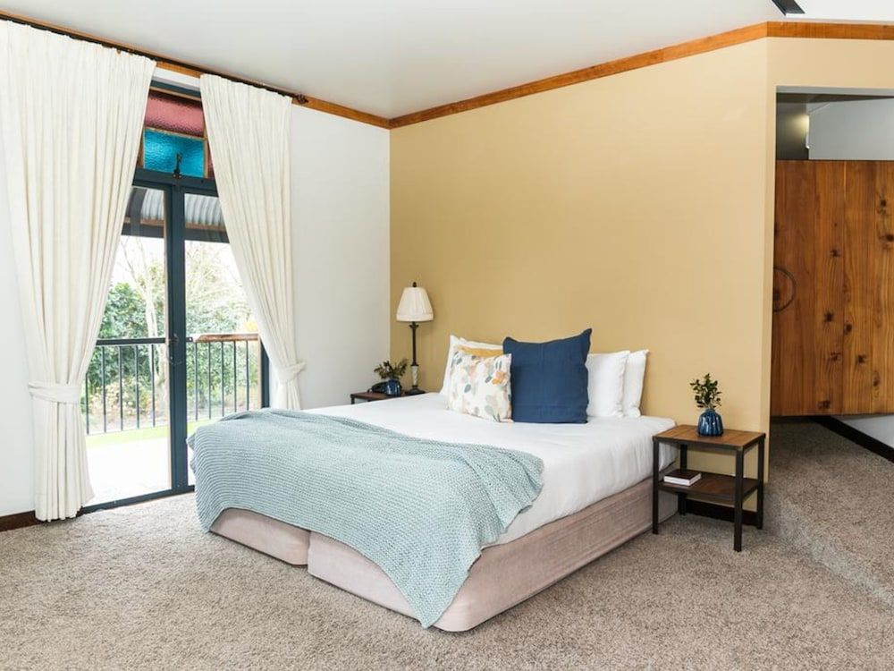 The Narrows Landing Deluxe Suite 5