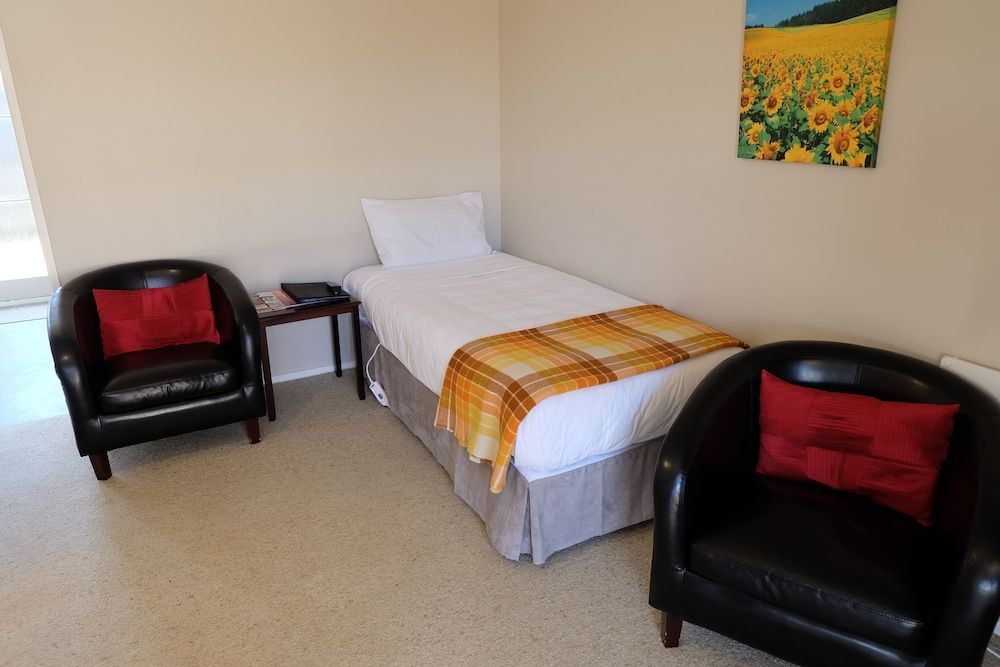Standard Studio, Multiple Beds