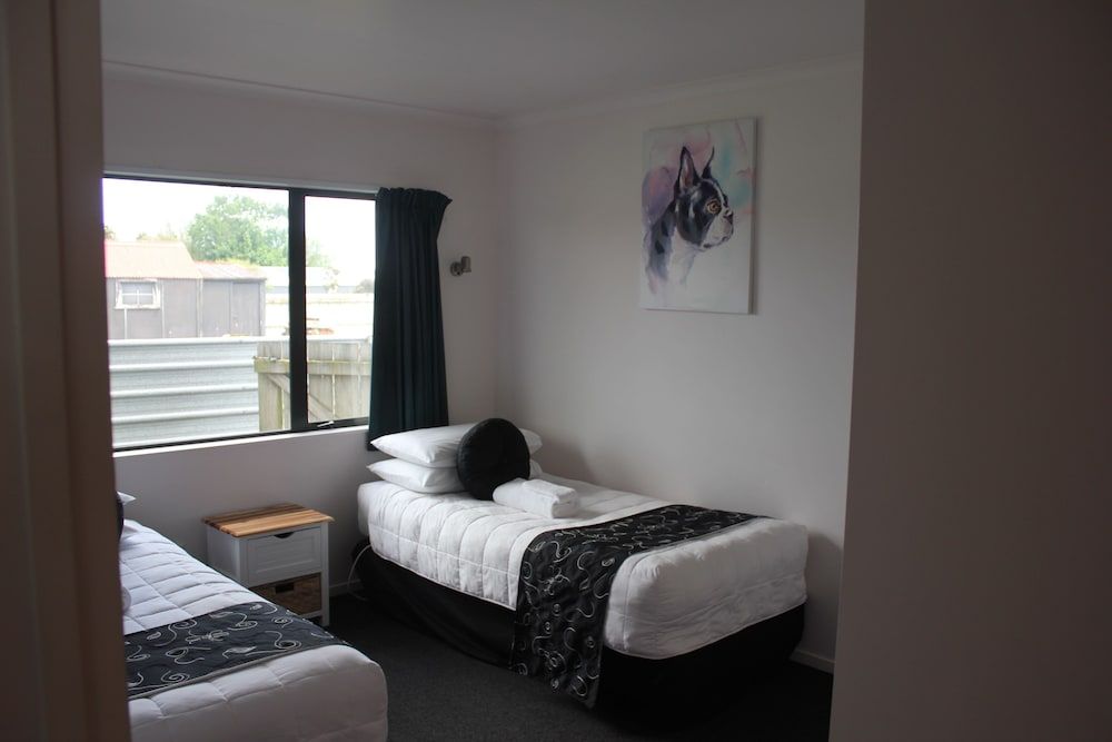 Kiwi Court Motel 2 Bedroom Unit 2