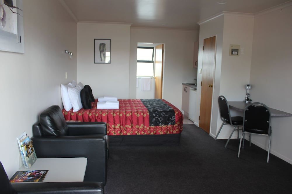Kiwi Court Motel Superior Studio 3