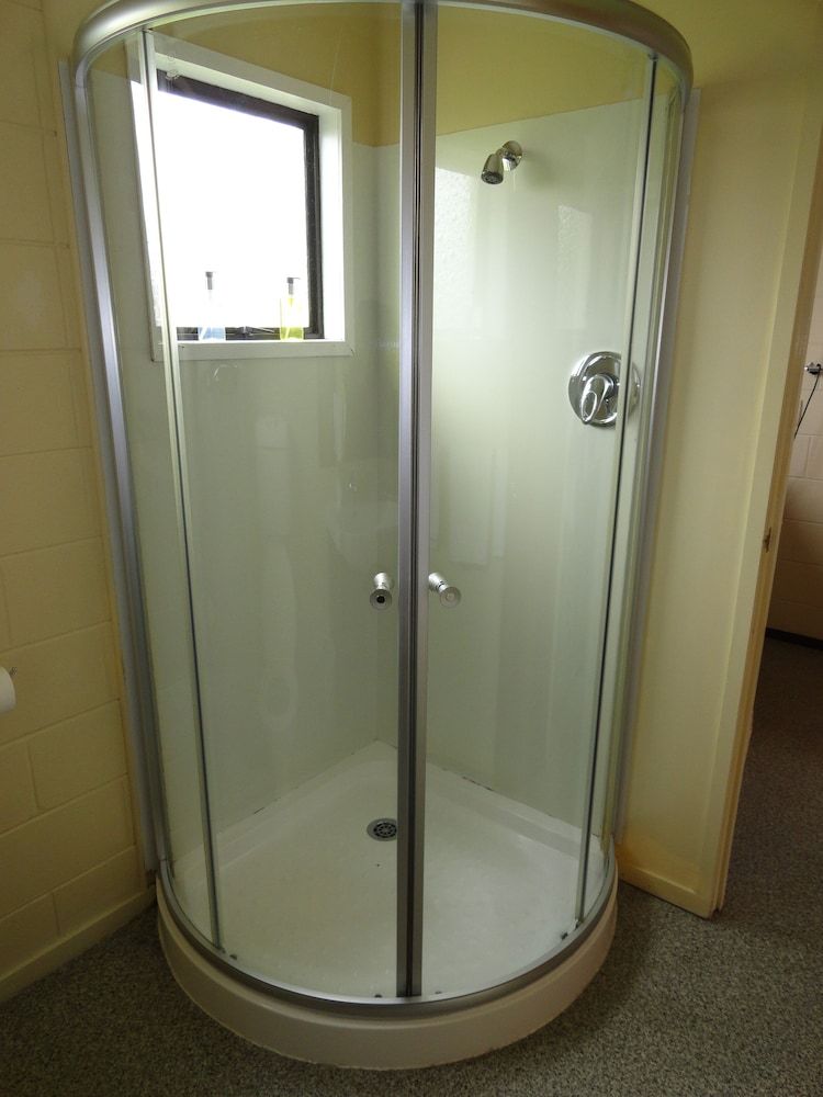 Wayfarer Motel Family Room 3