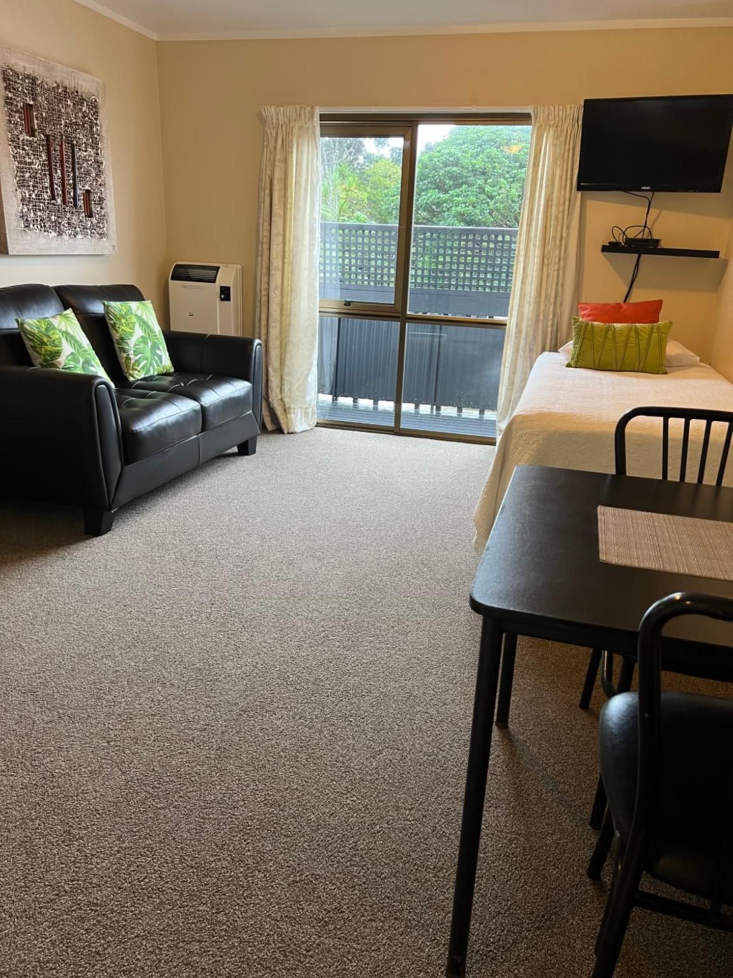 Standard King Room - 4