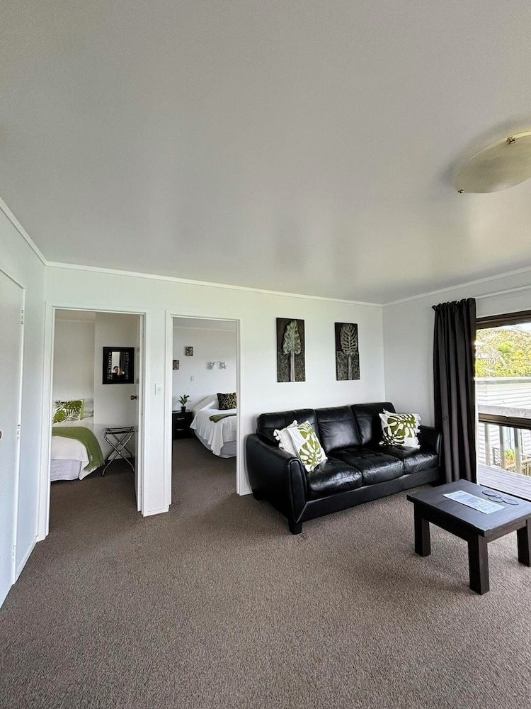 Premium Two Bedroom Apartment, Full Sea View (Unit 1)