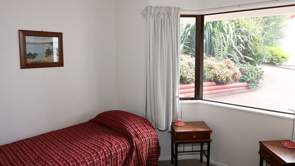 Bk's Counties Motor Lodge Standard 2 Bedroom Apartment with Kitchen 3