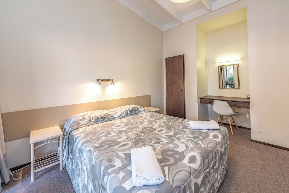 Standard Suite, 1 Bedroom, Non Smoking, Kitchen