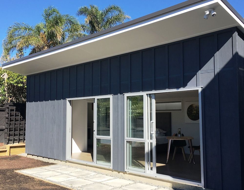 Kohi Beach Bed & Breakfast Premium Studio, Garden Area 5