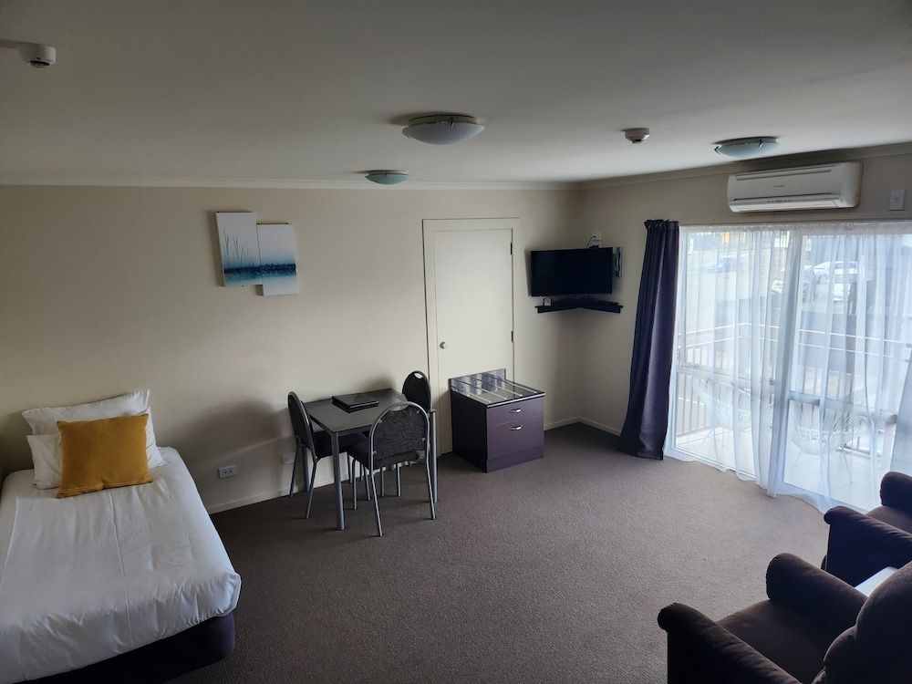 Apartment, 1 Bedroom, Upper Level