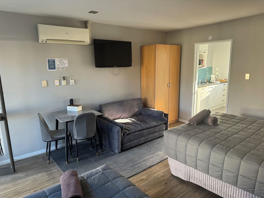 Gothic Heights Motel Superior Studio, Non Smoking, Kitchenette (Superior Studio - Queen) 3