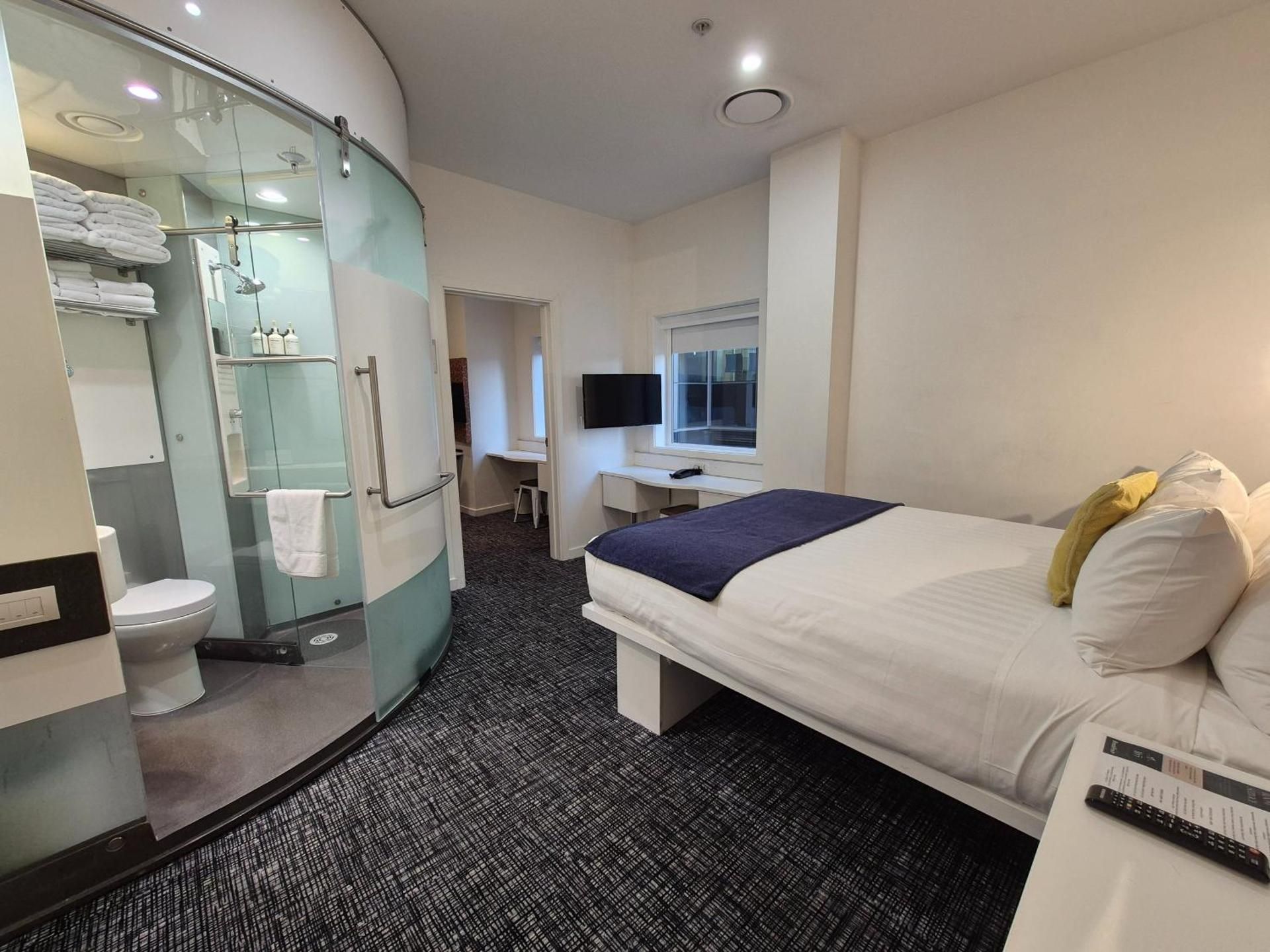 Standard Queen Room