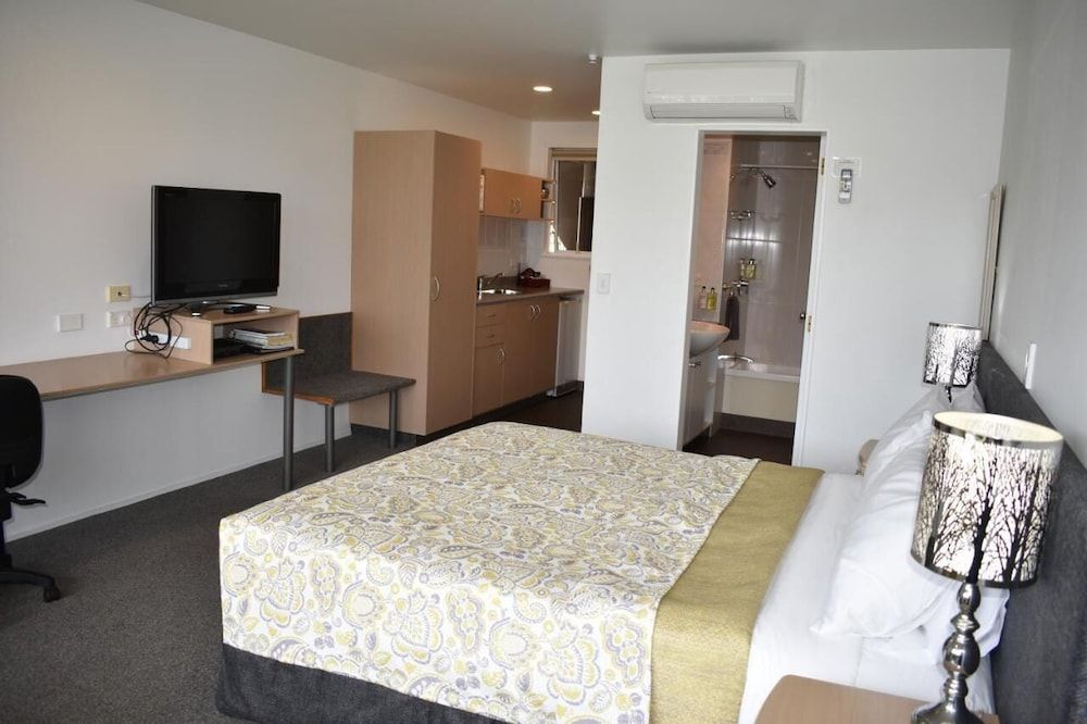 Superior Studio, 1 Queen Bed