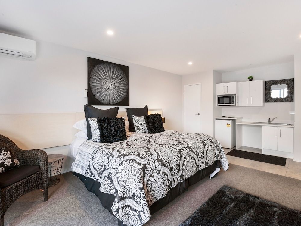 Suite, Garden View