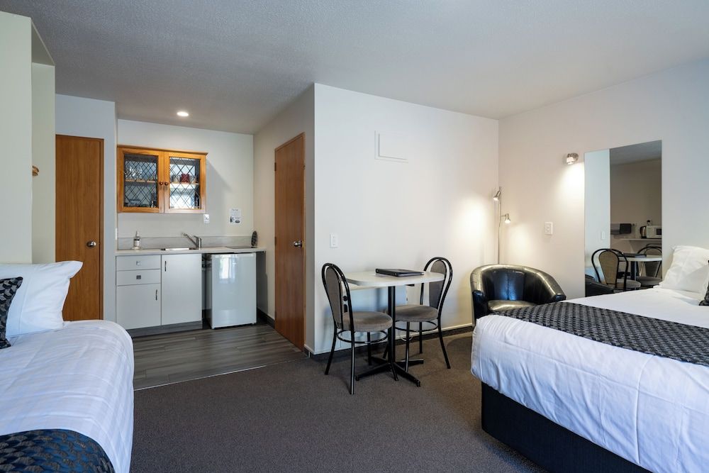 ASURE Gables Motor Lodge Studio Spa 3