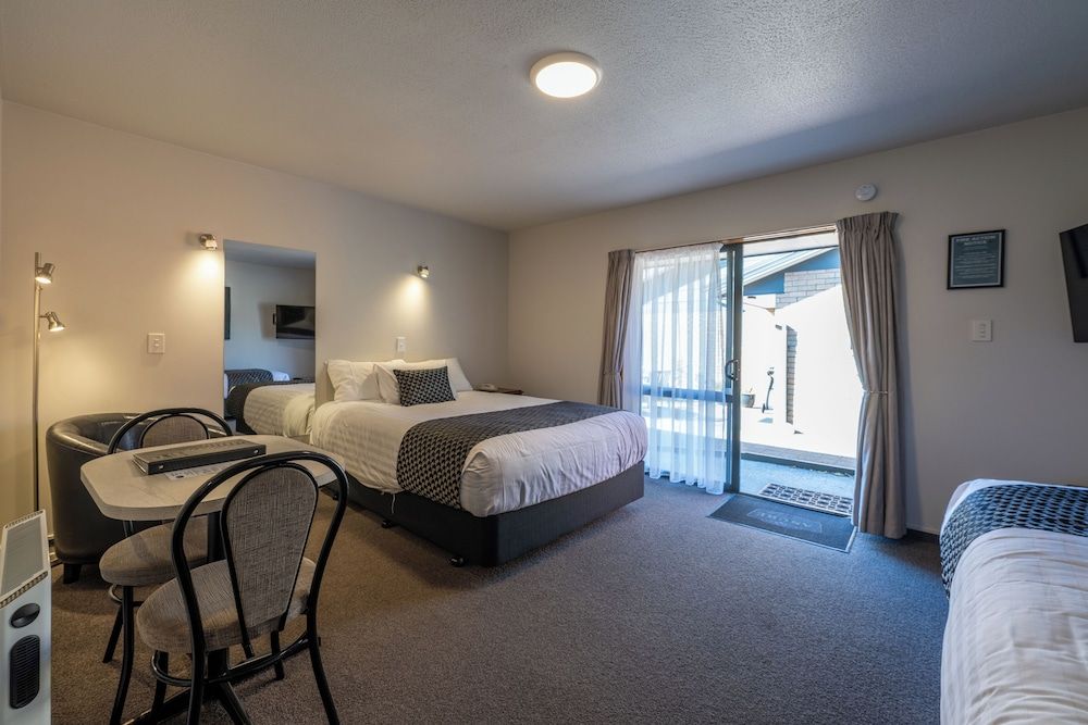 ASURE Gables Motor Lodge Studio Spa 2