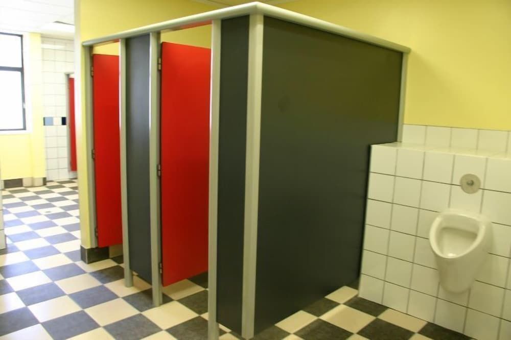 undefined Silverfern Backpackers 9