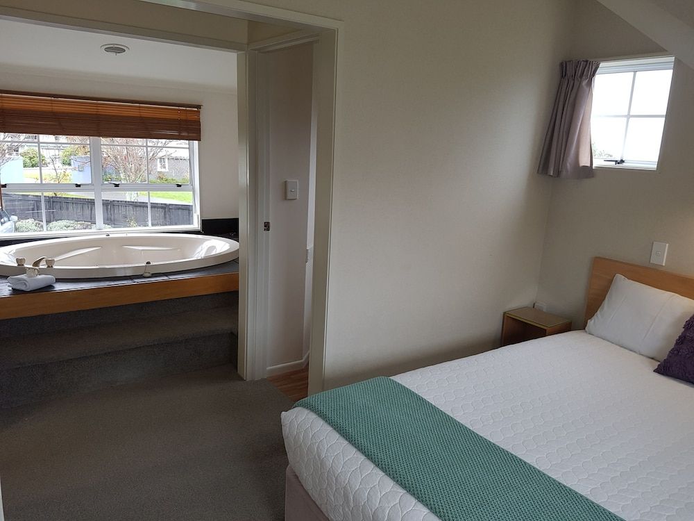 Cottage Mews Motel Lake End Apartment - Adults Only 6