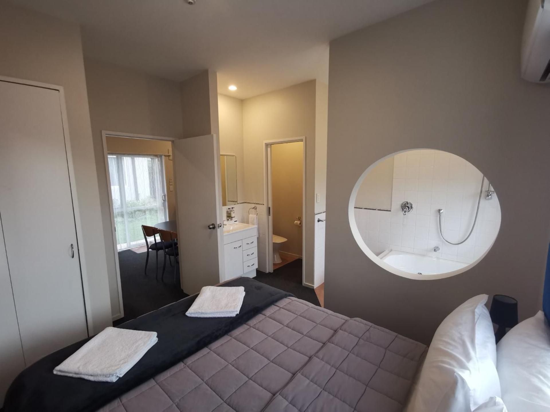 One-Bedroom Apartment with Spa Bath