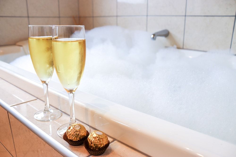 Coleraine Suites & Apartments Executive Spa Studio 11