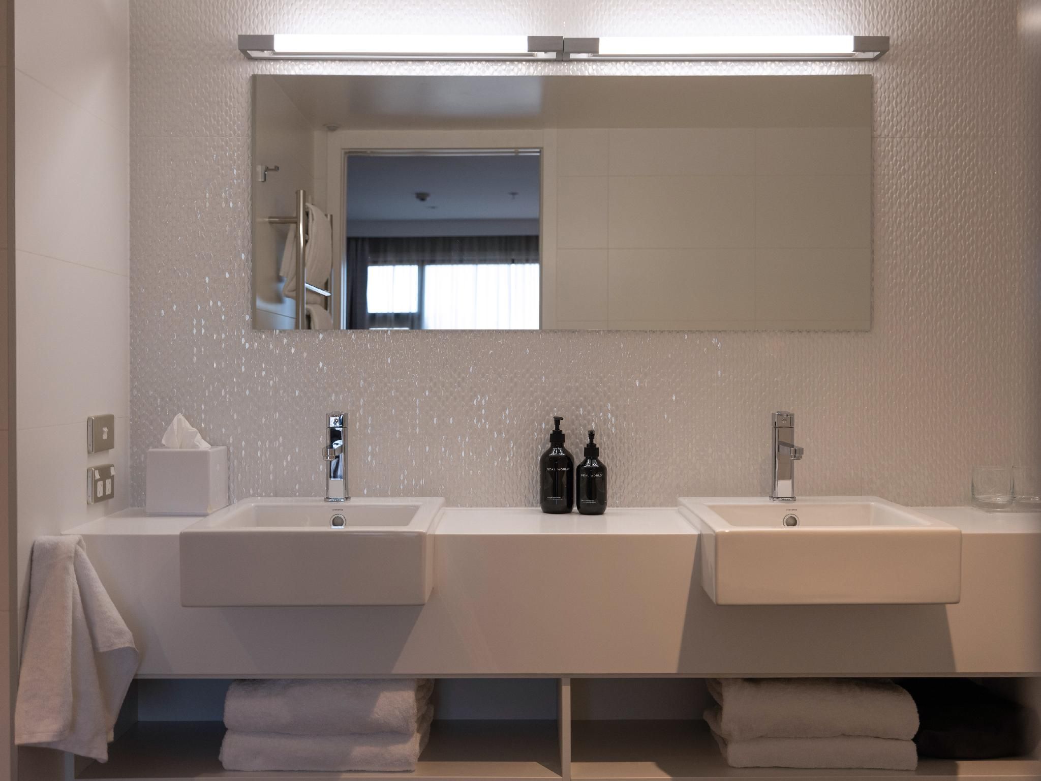 Porters Boutique Hotel & Conference Centre Deluxe Room 3