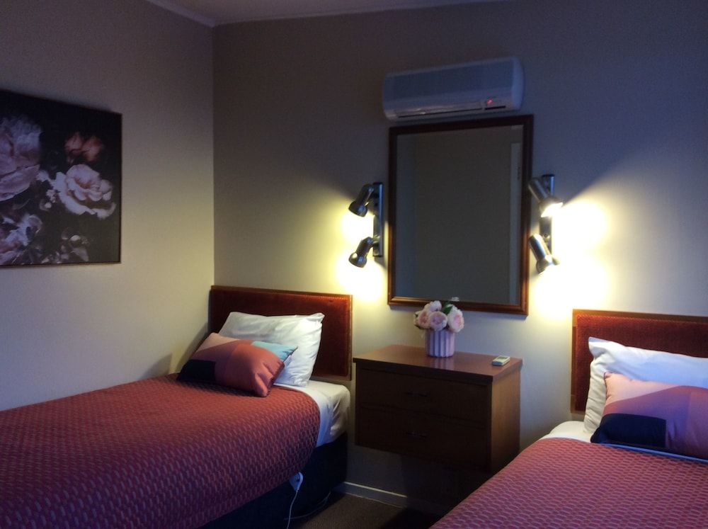 Family Suite, 1 Bedroom, Non Smoking, Kitchen (Family Unit)