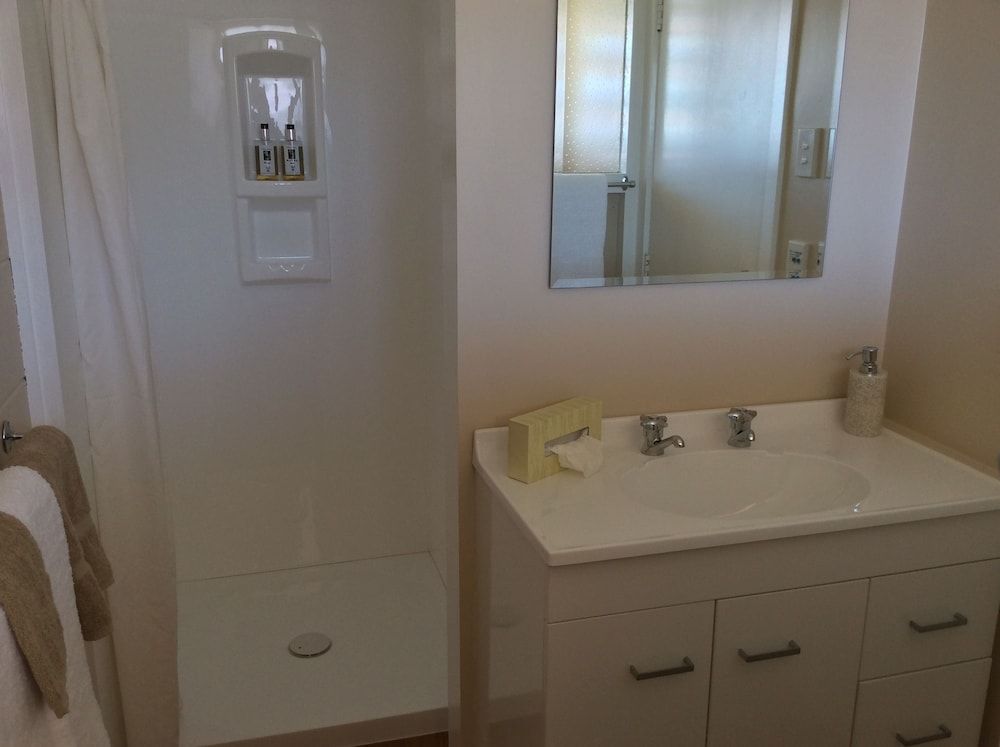 Standard Suite, 2 Bedrooms, Non Smoking, Kitchen ((Queen/Twin))