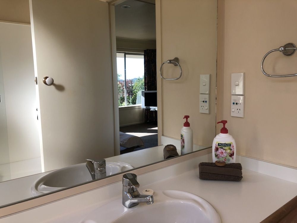 Mount Hobson Boutique Accommodation Panoramic Apartment, 1 Bedroom, Kitchenette, Mountain View 4