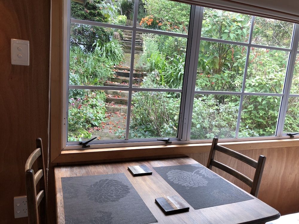 Mount Hobson Boutique Accommodation Cabin, Kitchenette, Mountain View 5