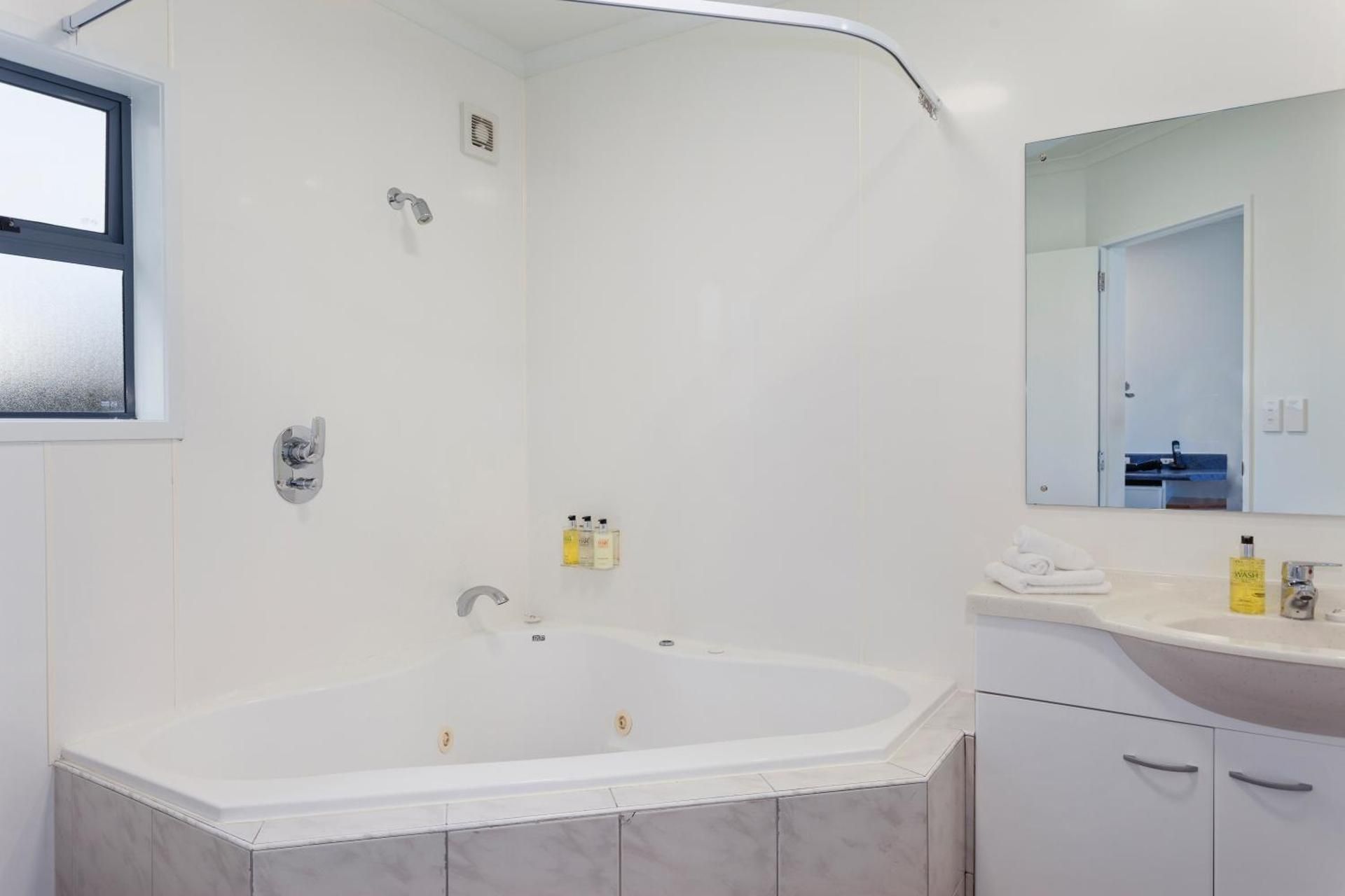 Deluxe Studio with Spa Bath