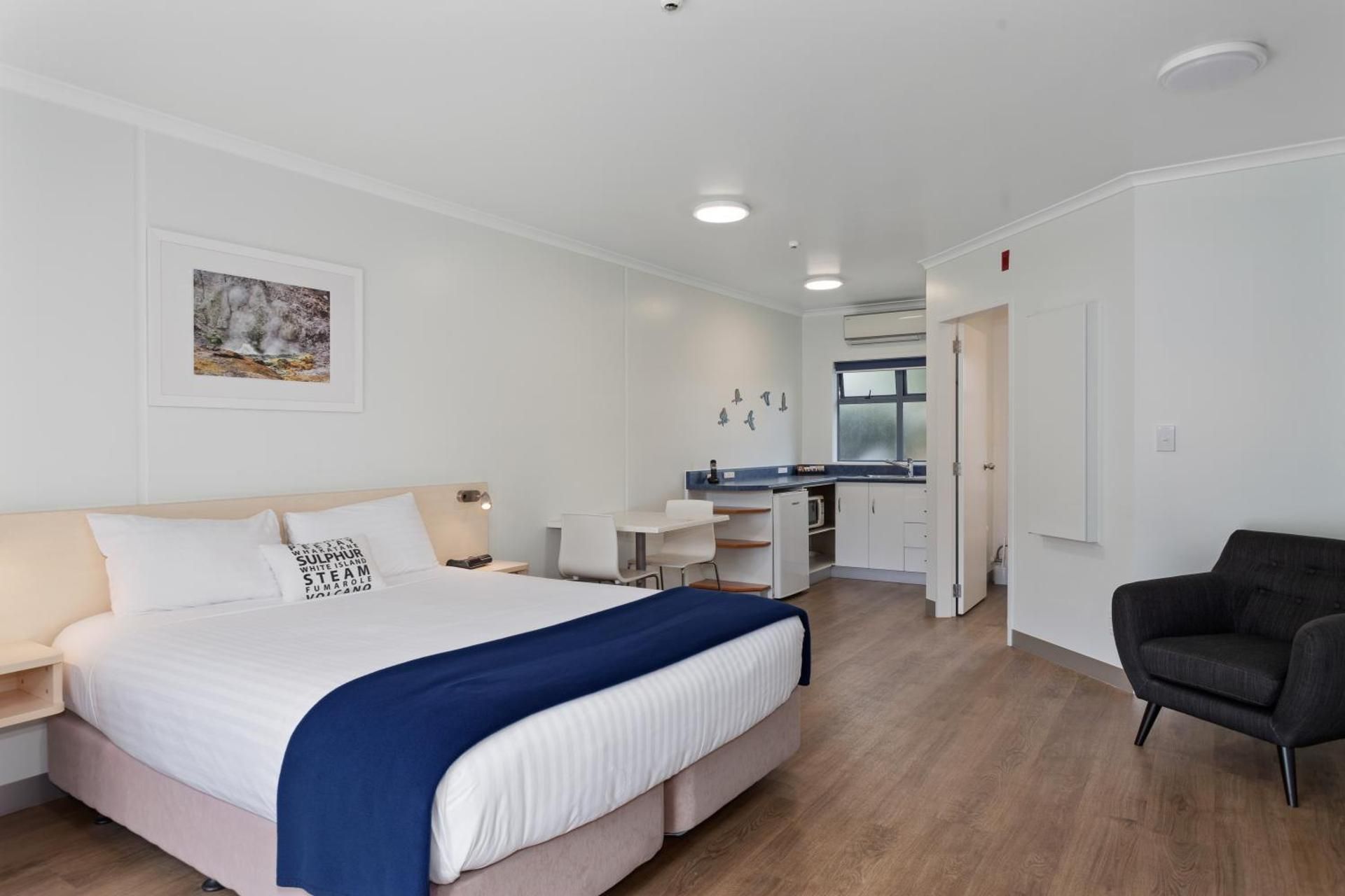 Deluxe Studio with Spa Bath