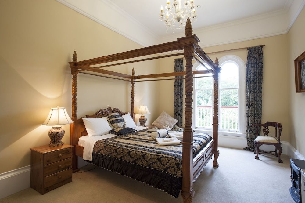 Charming Single Room, Shared Bathroom
