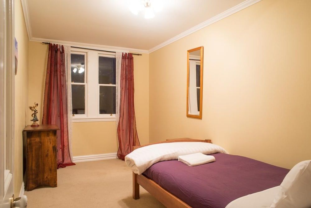 The Butlers Quarters, Shared Bathroom