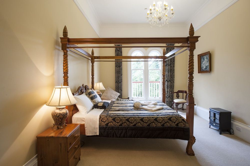 Charming Single Room, Shared Bathroom
