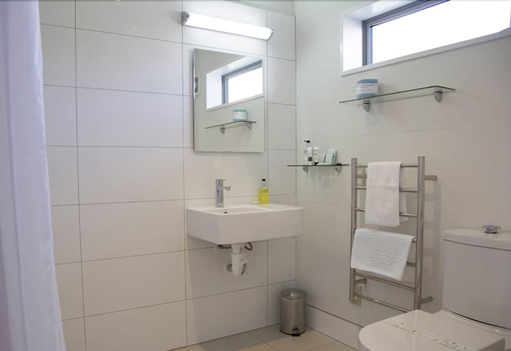 Deluxe Twin Room, Accessible, Partial Sea View