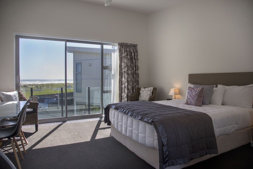 Executive Studio Suite, 1 Queen Bed, Sea View
