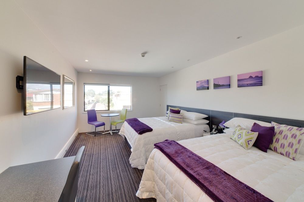 The Devon Hotel A Heritage Hotel Deluxe Twin Studio with 2 Queen Beds 6