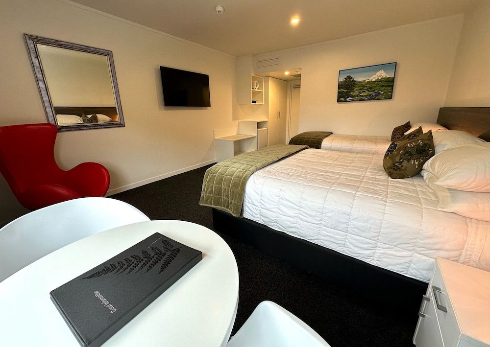 The Devon Hotel A Heritage Hotel Family Studio, Multiple Beds 4