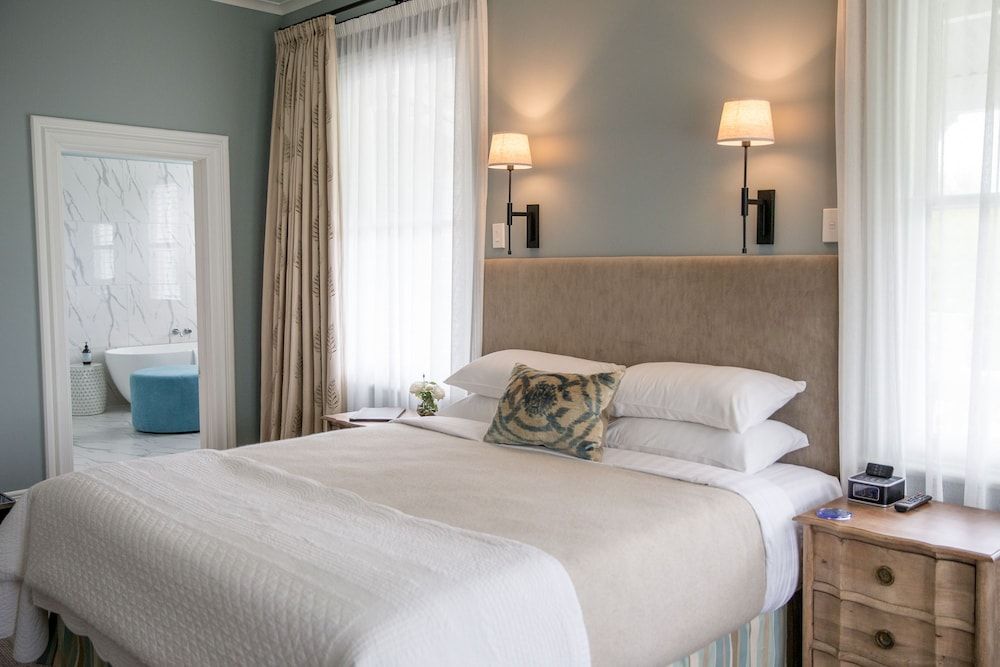 Premium Room, 1 King Bed, Non Smoking, Garden View