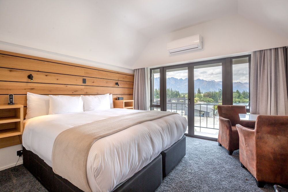 Lomond Lodge Motel & Apartments Lakeview Balcony Studio