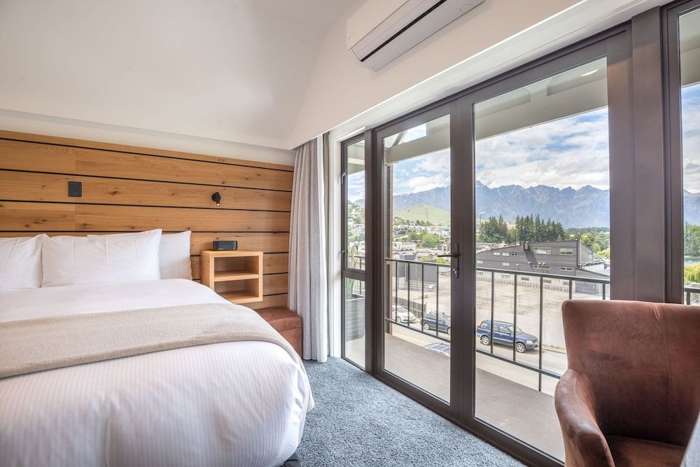 Lomond Lodge Motel & Apartments Lakeview Balcony Studio 2