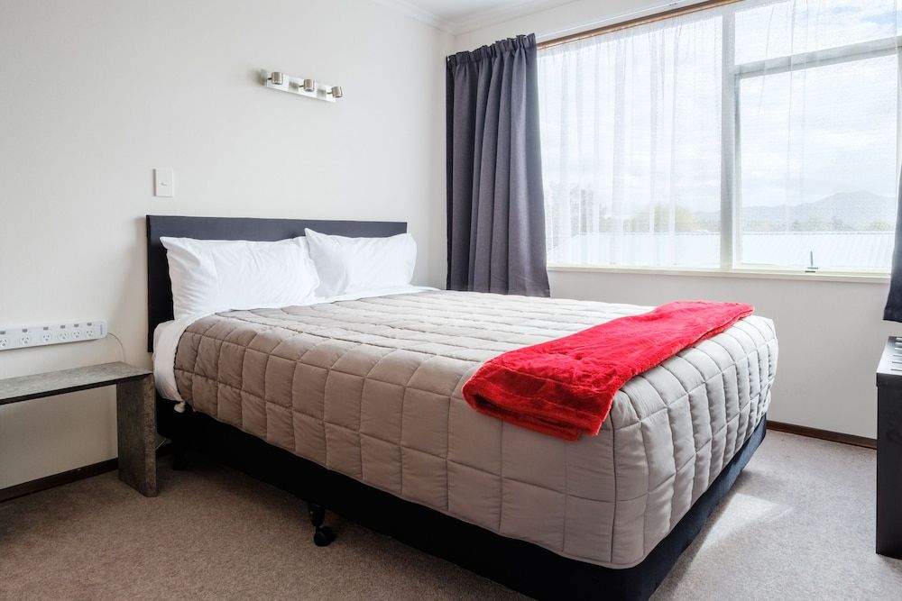 Standard Suite, Multiple Bedrooms, Non Smoking, Kitchenette (Upstairs)